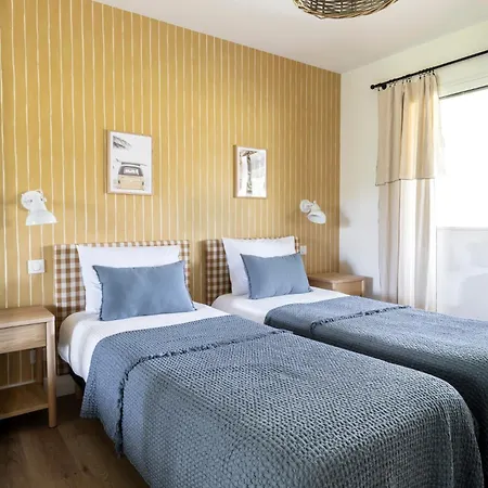 Bikiak, Proche De La Plage, Coeur Mouleau